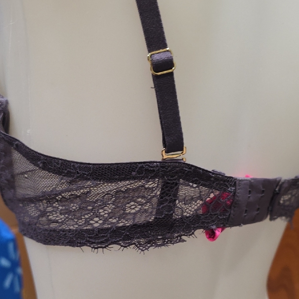 La SENZA Lace Underwire Bra in Lavender - Picture 4 of 6